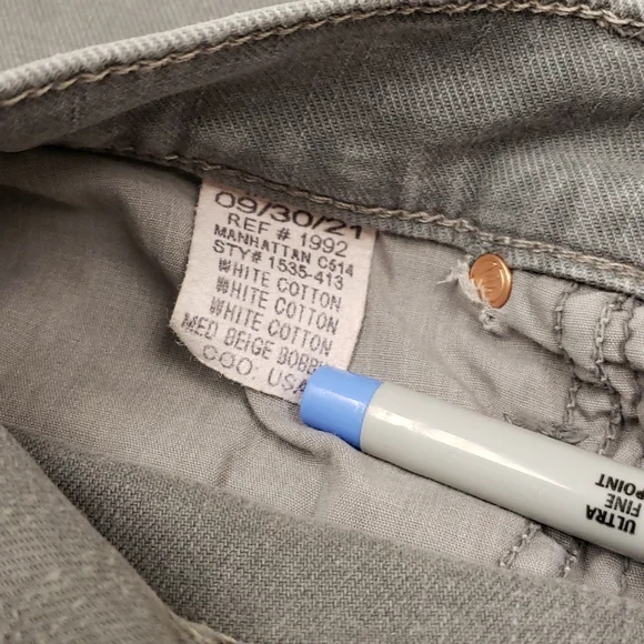 MOTHER The Weekender Fray in Lead Gray (26" waist) - Picture 11 of 14